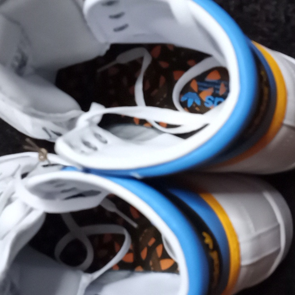 Adidas - Picture 4 of 7